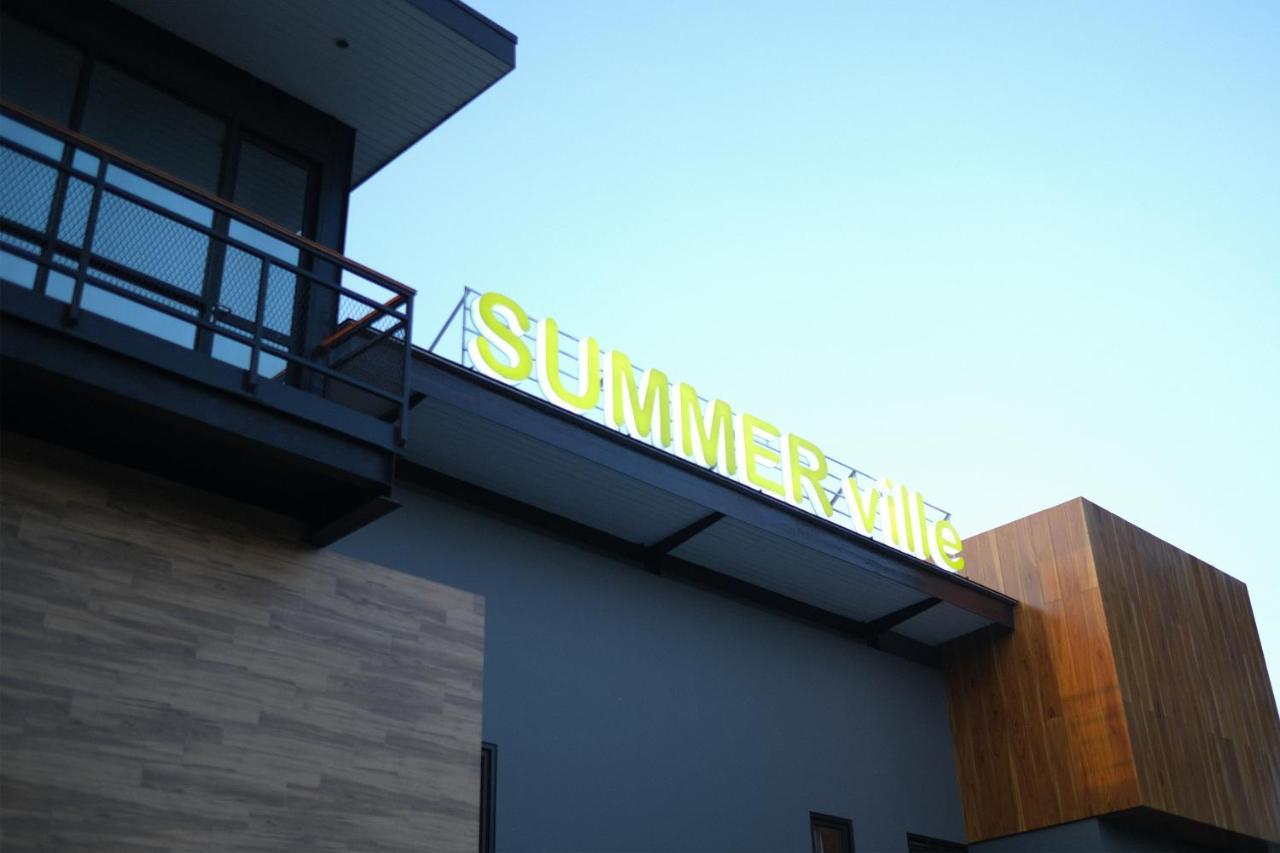 Hotel Summerville Majalengka Exteriör bild